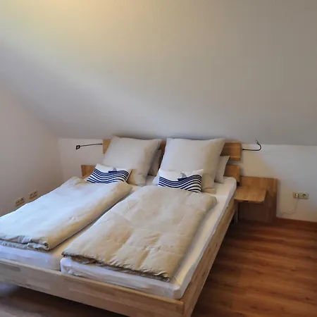 아파트 Im Gruenen Juemme 55175